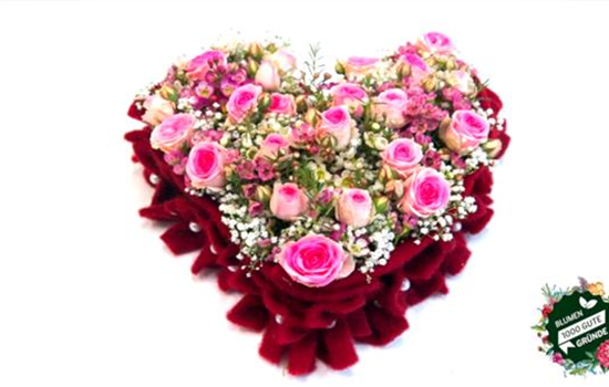 Blumige Herzen zum Muttertag Blumige Herzen zum Muttertag